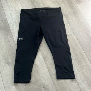 Like new under armour women’s ankle pant